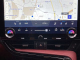 デュアルエアコンとは、運転席と助手席で、個別に温度設定ができる機能です。気温の感じ方は、人それぞれ違うもの。乗る人に優しい機能ですね。