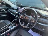 見晴らしの良い運転席で、室内空間も広くなっております。