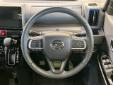 【スマートアシスト】走行中に前方の車両等を認識し、衝突しそうな時は警報とブレーキで衝突回避と被害軽減をアシスト。より安全にドライブをお楽しみいただけます。