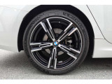 【BMWアロイホイル】軽量かつ強度に拘ったアロイホイル。走行性能ポテンシャルを引き出す設計。