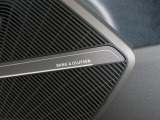Bang&Olufsenサラウンドシステム『デンマークが世界に誇る高品質サラウンドシステム。クリアでダイナミック。そして臨場感溢れる上質なサラウンドサウンドをドライブ中にご体感いただけます。』