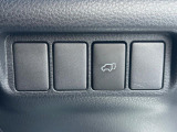 【パワーバックドア】スマートキーや運転席のボタンを押すだけでリアゲートが自動で開閉します!荷物を持っている時や、高い位置にあるバックドアを閉める際に便利な機能です♪