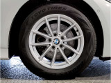 【BMWアロイホイル】軽量かつ強度に拘ったアロイホイル。走行性能ポテンシャルを引き出す設計。車の足元を引き締めてくれる大きなポイントはアロイホイルです。