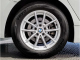 【BMWアロイホイル】軽量かつ強度に拘ったアロイホイル。走行性能ポテンシャルを引き出す設計。車の足元を引き締めてくれる大きなポイントはアロイホイルです。