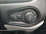 メモリー付き電動シートも装備されておりますのでシート位置を2パターン記憶できます。