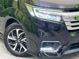 【LEDヘッドライト】悪天候や夜間走行時も良好な視界を確保し安心して運転できる高輝度LEDヘッドライトを装備!点灯速度が早く、消費電力も抑えられています。