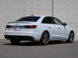 Audiが指定する独自の条件を全て満たした車だけが、認定資格を持つテクニシャンの手による100項目にも及ぶ点検・整備のプロセスを受け、お客様のもとへ届けられます。