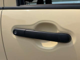 触れる機会が多いドアノブ周り。小キズの出やすい箇所だからこそ状態が分かると安心です。