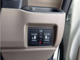 両側電動スライドドアがついており、運転席からもボタン一つで開閉出来ます!