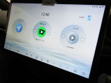 12.8インチの大画面ディスプレイを備え、さまざまな機能やアプリをご利用いただけます。視認性にも優れ、快適で先進的なドライブ空間を演出します。