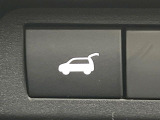 【ハンズフリーパワーバックドア】リアバンパー下部に足先を出し入れするだけでバックドアが自動で開閉♪両手が荷物でふさがっている時でもラクラク開閉操作が行えます!