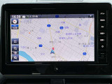 日産純正9インチメモリーナビ(MM223D-L)装備。スマートフォンによる部分地図更新、Bluetooth接続での音楽視聴、快適な画面操作と高音質なオーディオ再生。