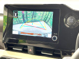 【バックカメラ】駐車時に後方がリアルタイム映像で確認できます。大型商業施設や立体駐車場での駐車時や、夜間のバック時に大活躍!運転スキルに関わらず、今や必須となった装備のひとつです!