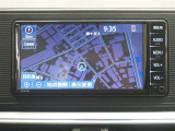 純正ナビを装備。タッチパネル式で使いやすく、お出かけもラクラクです。