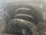 お車を安心してお乗りいただく為には、足回りの定期点検が欠かせません。サービスサポート(有償保証)では無料点検もご提供しており、安心のカーライフをお過ごしいただけるサポート体制が整っています。