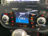 【オートエアコン】一度お好みの温度に設定すれば、車内の温度を検知し風量や温度を自動で調整。暑い&hellip;寒い&hellip;と何度もスイッチ操作をする必要はありません。快適な車内空間には必須の機能ですね♪