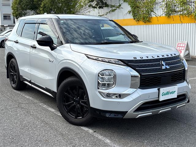 アウトランダー PHEV 2.4 P 4WD 本革シート