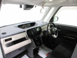 ダイハツのお店では、ダイハツ車を知り尽くしたプロフェッショナルが、専用の診断機器を使って各システムを点検しております。