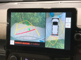 【パノラミックビューモニター】専用のカメラにより、上から見下ろしたような視点で360度クルマの周囲を確認することができます☆死角部分も確認しやすく、狭い場所での切り返しや駐車もスムーズに行えます。