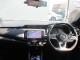 キックスの運転席廻りになります。