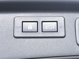 【パワーバックドア】スマートキーや運転席のボタンを押すだけでリアゲートが自動で開閉します!荷物を持っている時や、高い位置にあるバックドアを閉める際に便利な機能です♪
