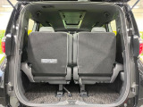 普段のお買い物や通勤、送迎等に十分な荷室スペースを確保しております。セカンドシートを倒すと、大きな荷物の積載も可能です♪