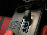 運転操作しやすい位置にあるシフトレバー
