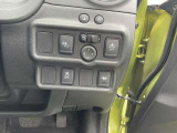 車線逸脱警報などのボタンを装備!