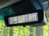 【デジタルインナーミラー】後席の大きな荷物や同乗者で後方が確認しづらい時でも安心!カメラが撮影した車両後方の映像をルームミラー内に表示。クリアな視界で状況の確認が可能です!