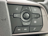 オーデイオやナビのコントロールができるスイッチ、運転中は手を放さず手元で操作可能なんです!