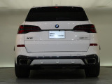 BMWのお車は、走行の安定性とコーナリングの良さを追求し、思い通りにハンドルの操作可能です。試乗車もご用意しておりますので、ぜひ&ldquo;駆け抜ける歓びをご体感ください!