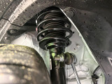 お車を安心してお乗りいただく為には、足回りの定期点検が欠かせません。サービスサポート(有償保証)では無料点検もご提供しており、安心のカーライフをお過ごしいただけるサポート体制が整っています。