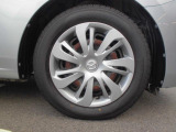 タイヤサイズは185/65R15です。