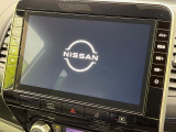【純正10インチナビ】人気の大型10インチナビを装備。存在感のある大画面はインパクト大!ナビ利用時のマップ表示は見やすく、テレビやDVDは臨場感がアップ!いつものドライブがグッと楽しくなります♪