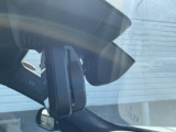 【ETC】自動防眩機能を備えたルームミラー。ETC車載器を搭載しておりスタイリッシュかつ機能性を兼ね備えております。