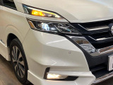 【LEDヘッドライト】悪天候や夜間走行時も良好な視界を確保し安心して運転できる高輝度LEDヘッドライトを装備!点灯速度が早く、消費電力も抑えられています。