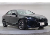 一目で伝わるBMW特有のスポーティーなプロポーションは、BMWの走行性能を生み出すのに欠かせない要因の一つです。細部まで拘りぬいたお車をぜひ一度ご覧ください!