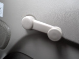 窓の開閉は手動になります。