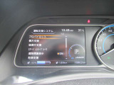 メーター内のディスプレイには運転をサポートするさまざまな情報を表示。