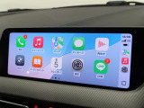 【アップルカープレイ】iPhoneがBMW車両とワイヤレスで接続されます。Apple CarPlayでは、オーディオストリーミングやメッセージングアプリがディスプレイに表示されます。