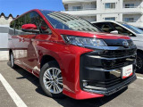 シャープな目つきが印象的なデザインのヘッドランプです。
