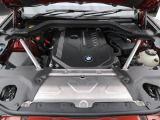 安心のBMW認定中古車は100項目の箇所を徹底的にチェック致します。機械的な箇所や電気系、コンピューターなどをご納車前に点検し、交換基準に達した部品は全て新品に修理返品した後にご納車致します。