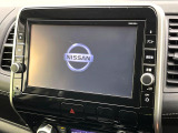 【純正大画面ナビ】人気の大型9インチナビを装備。存在感のある大画面はインパクト大!ナビ利用時のマップ表示は見やすく、テレビやDVDは臨場感がアップ!いつものドライブがグッと楽しくなります♪