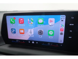 【アップルカープレイ】iPhoneがBMW車両とワイヤレスで接続されます。Apple CarPlayでは、オーディオストリーミングやメッセージングアプリがディスプレイに表示されます。