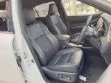 運転席シート廻りは使用感も少なく、良好な状態となっています。前オーナー様が丁寧に使っていたことがよくわかりますね。