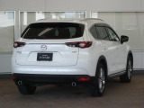 北米仕様の3列シートSUV「CX-9」を日本国内向けにリサイズすることで、重量に負けない強靭なボディの多人数SUVが誕生しました。