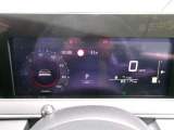 様々な車両情報を表示してくれる、ディスプレイがついています。
