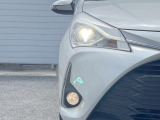 【LEDヘッドライト】悪天候や夜間走行時も良好な視界を確保し安心して運転できる高輝度LEDヘッドライトを装備!点灯速度が早く、消費電力も抑えられています。