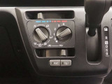 当車両はオートエアコン搭載になります。