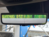 【デジタルインナーミラー】後席の大きな荷物や同乗者で後方が確認しづらい時でも安心!カメラが撮影した車両後方の映像をルームミラー内に表示。クリアな視界で状況の確認が可能です!